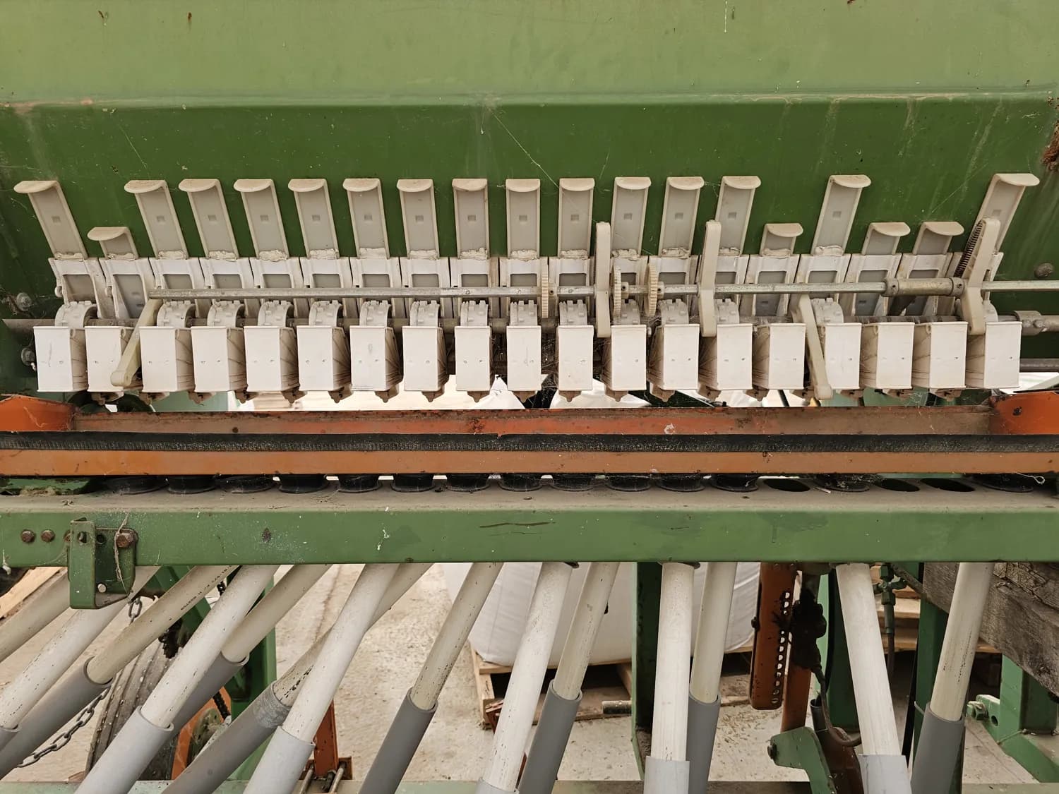 1998 AMAZONE D8-30E 1278V — photo 11