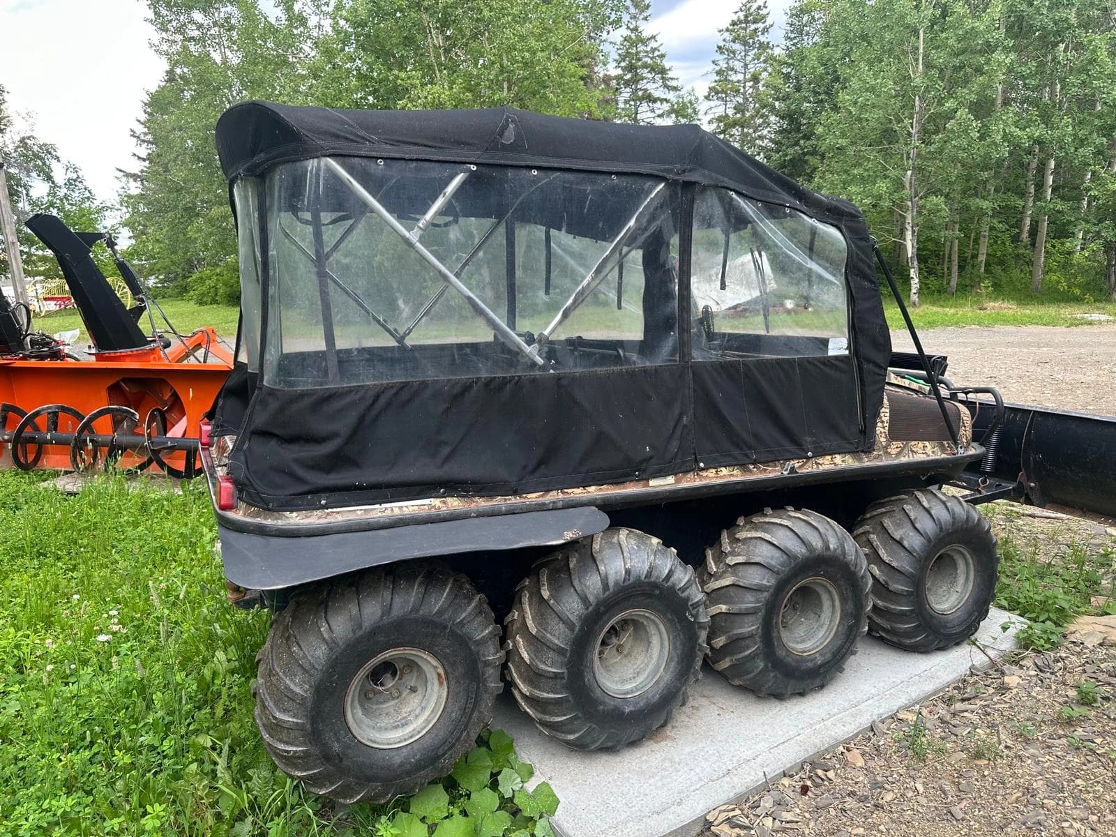 ARGO AVENGER 8X8 2008 — cab side view