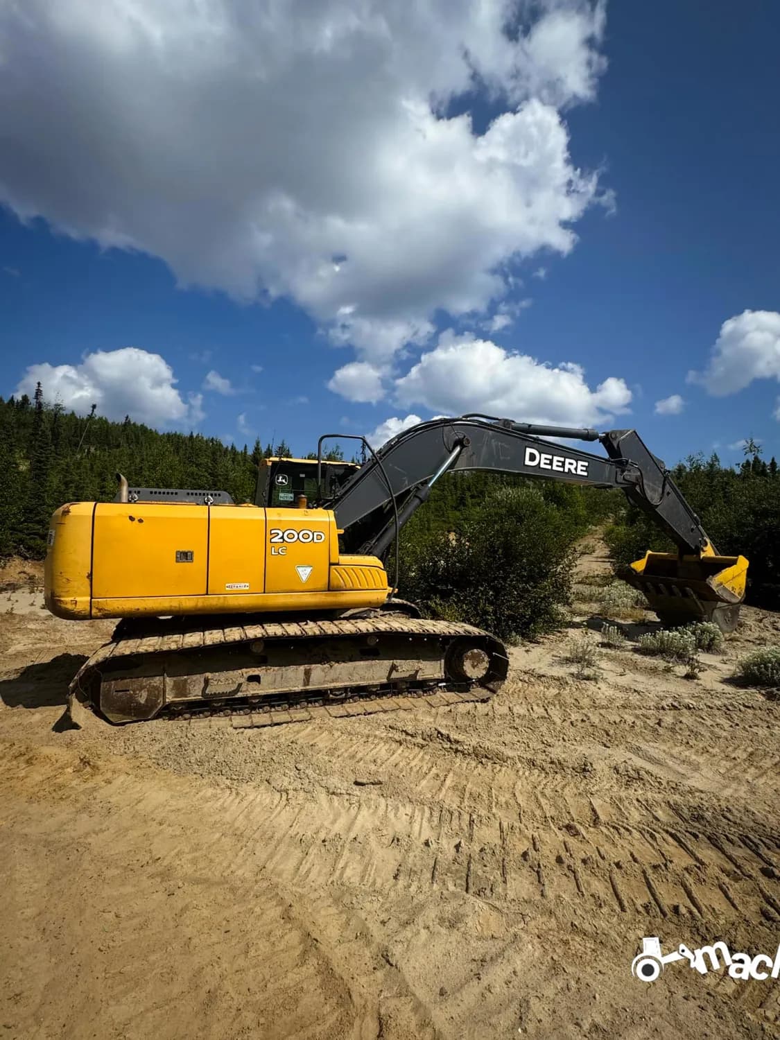 2009 DEERE 200D — photo 12