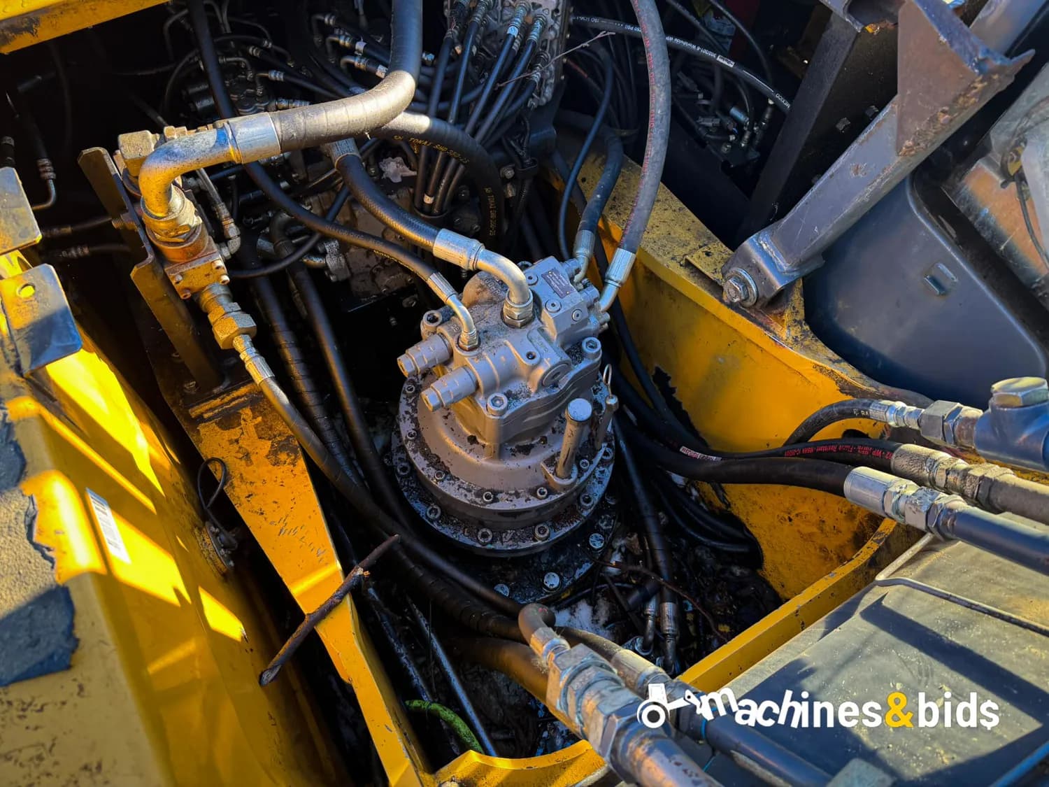 2016 DEERE 290G LC — photo 17
