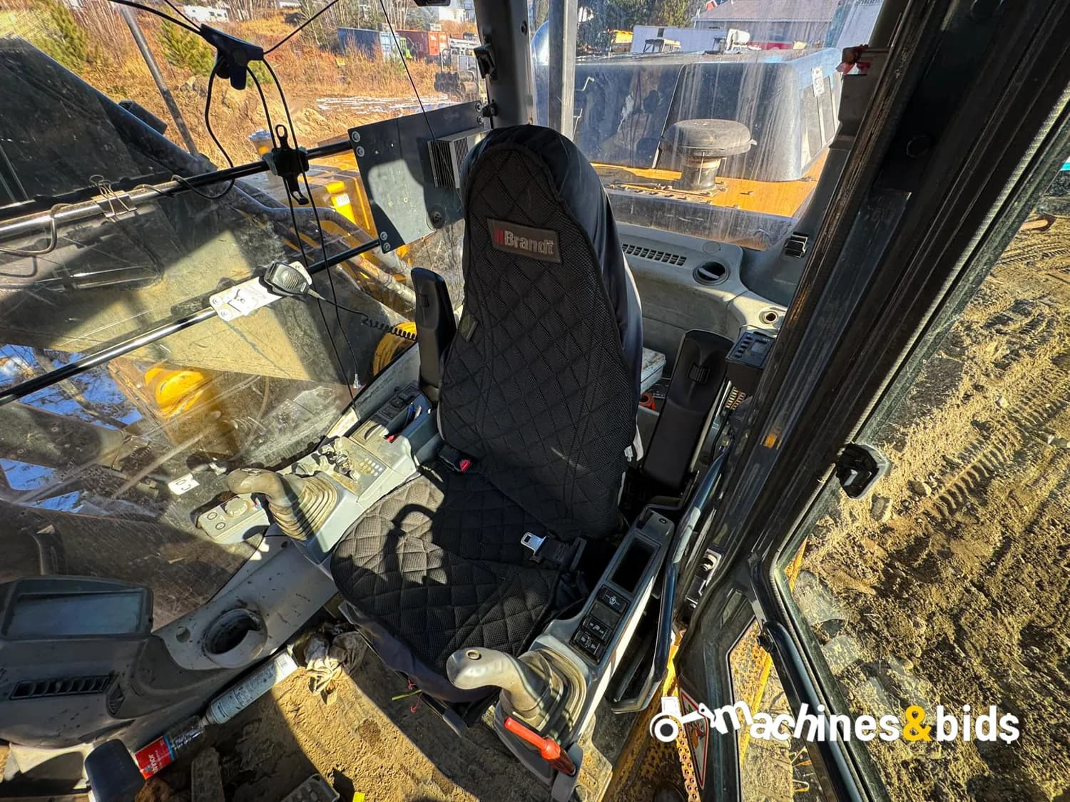 2016 DEERE 290G LC — photo 23