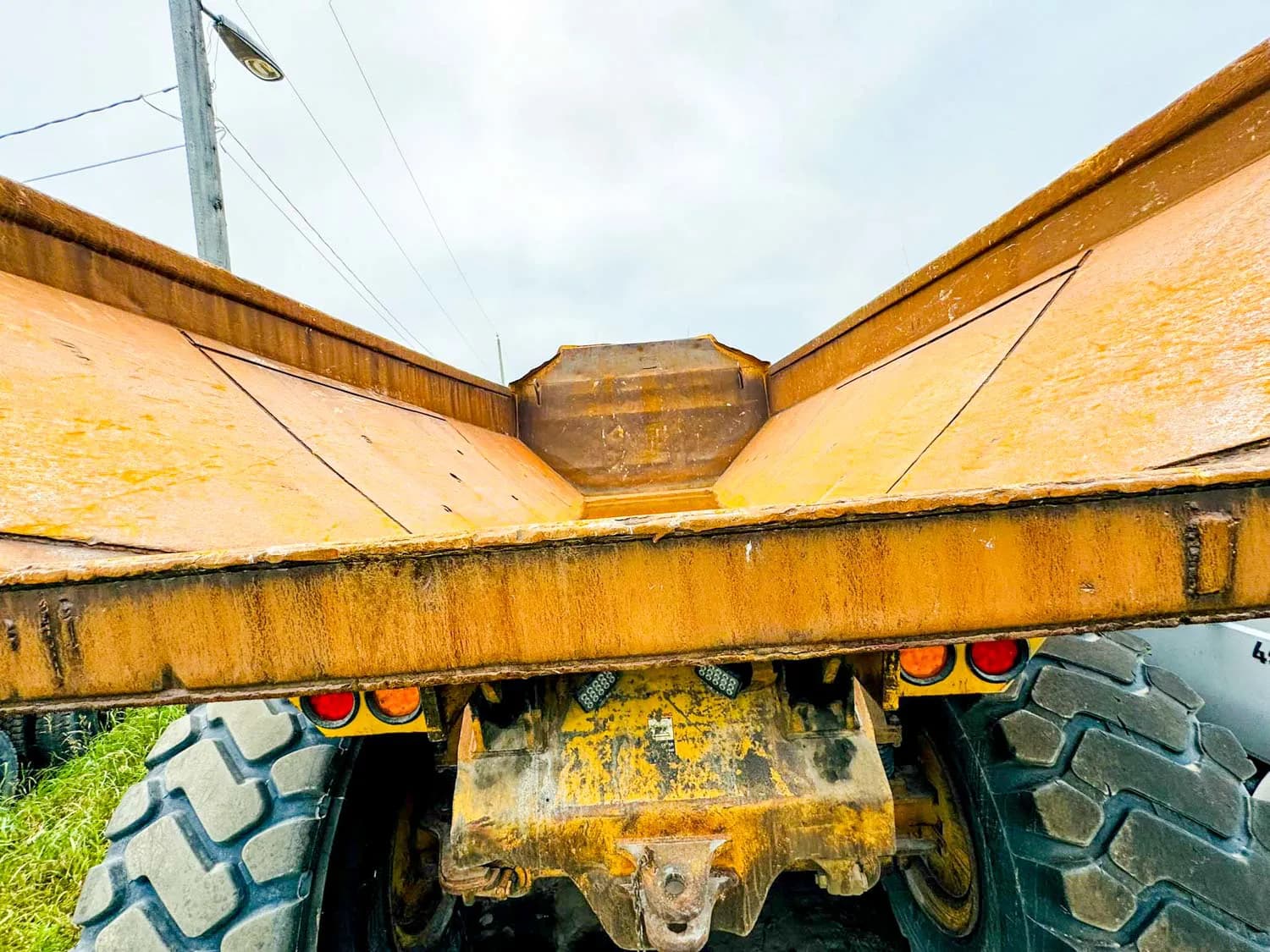2002 DEERE 350D — photo 11