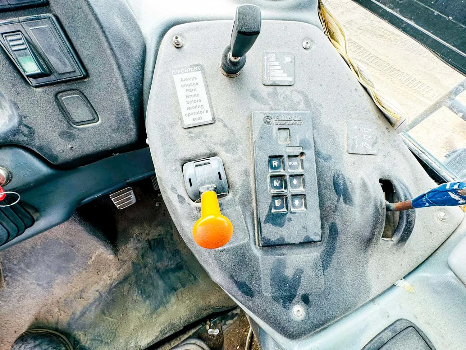 2002 DEERE 350D — photo 18