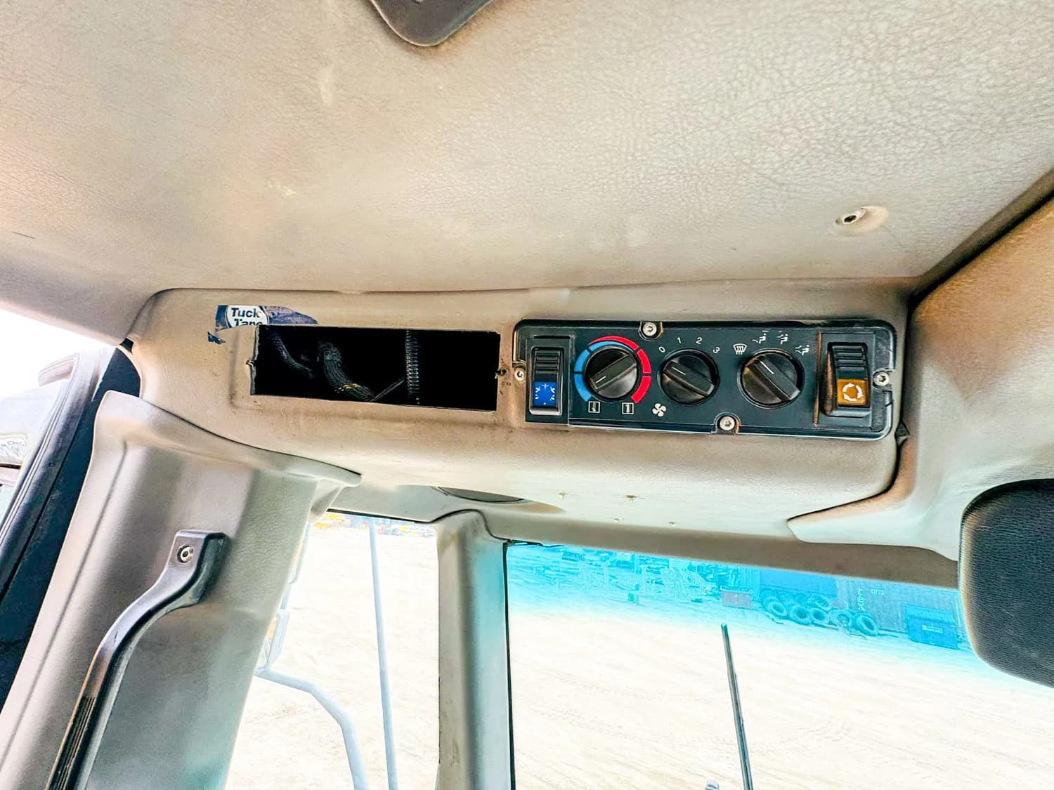 2002 DEERE 350D — photo 19