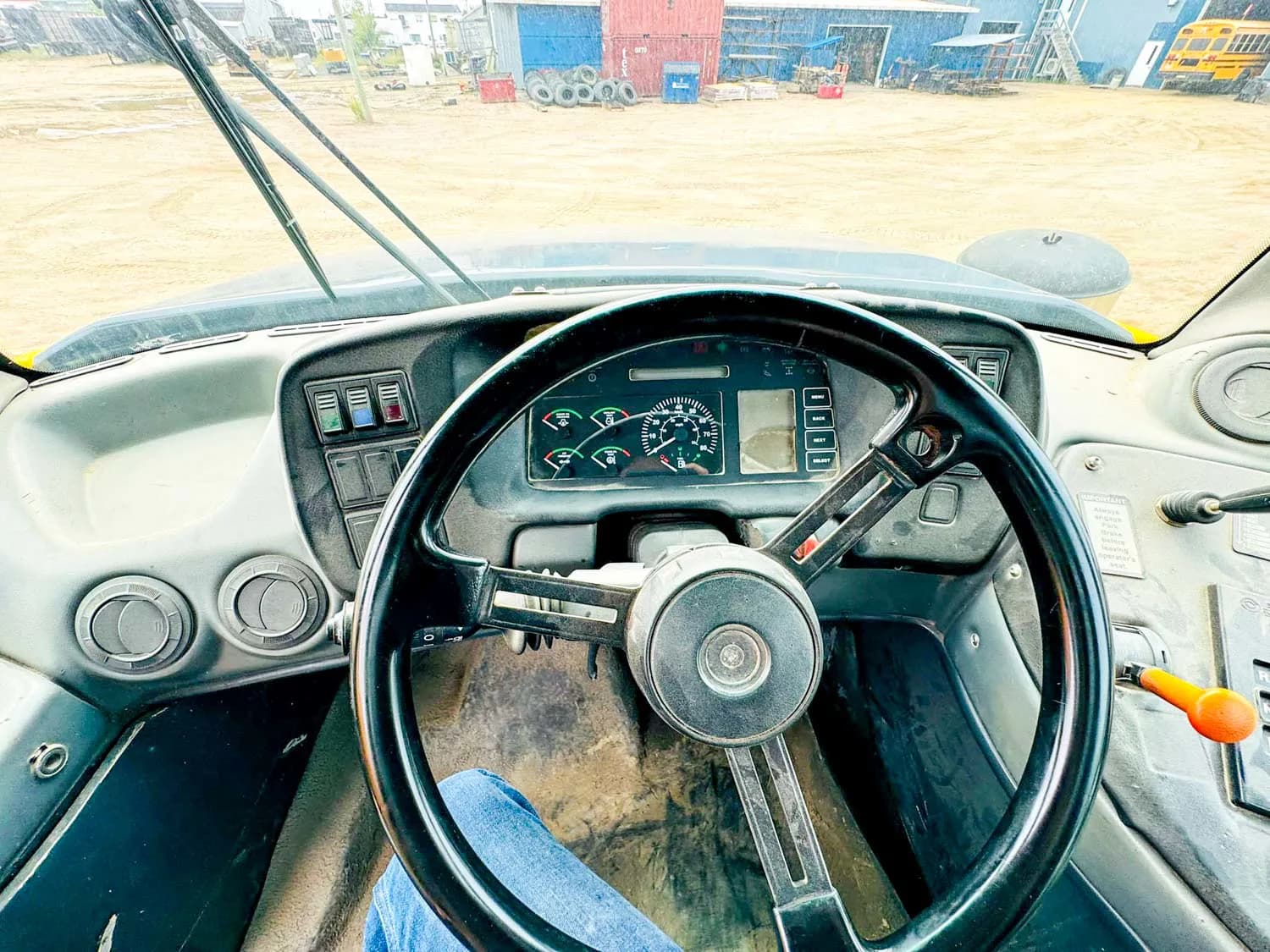 2002 DEERE 350D — photo 20