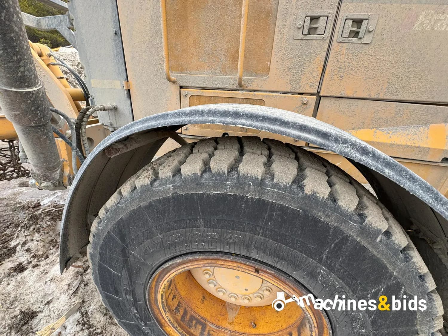 2015 DEERE 870G — photo 17