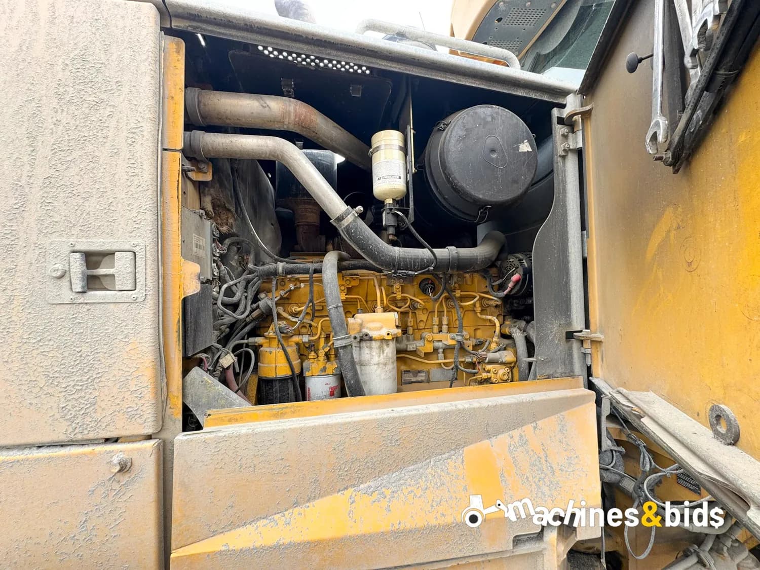 2015 DEERE 870G — photo 20