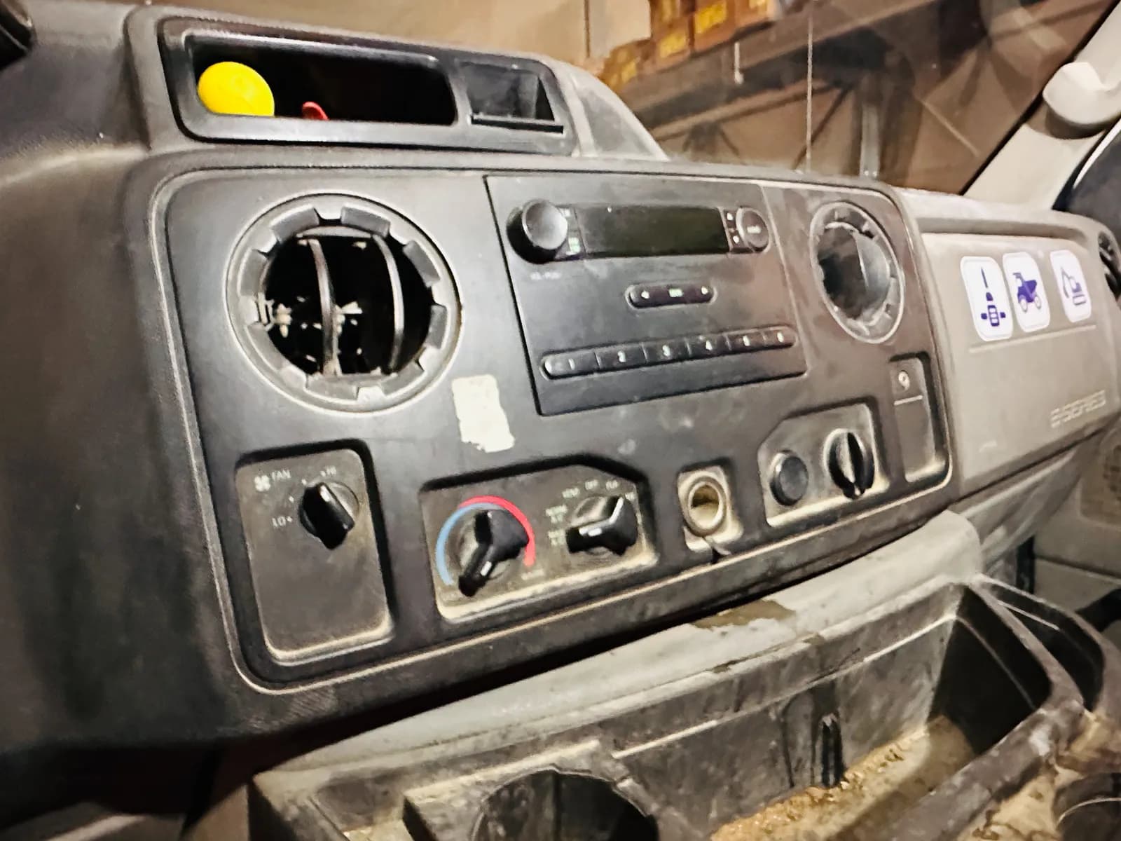 2013 FORD E450 SD — photo 9