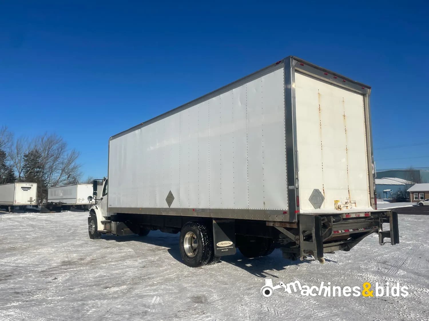 2014 FREIGHTLINER BUSINESS CLASS M2 106 — photo 2
