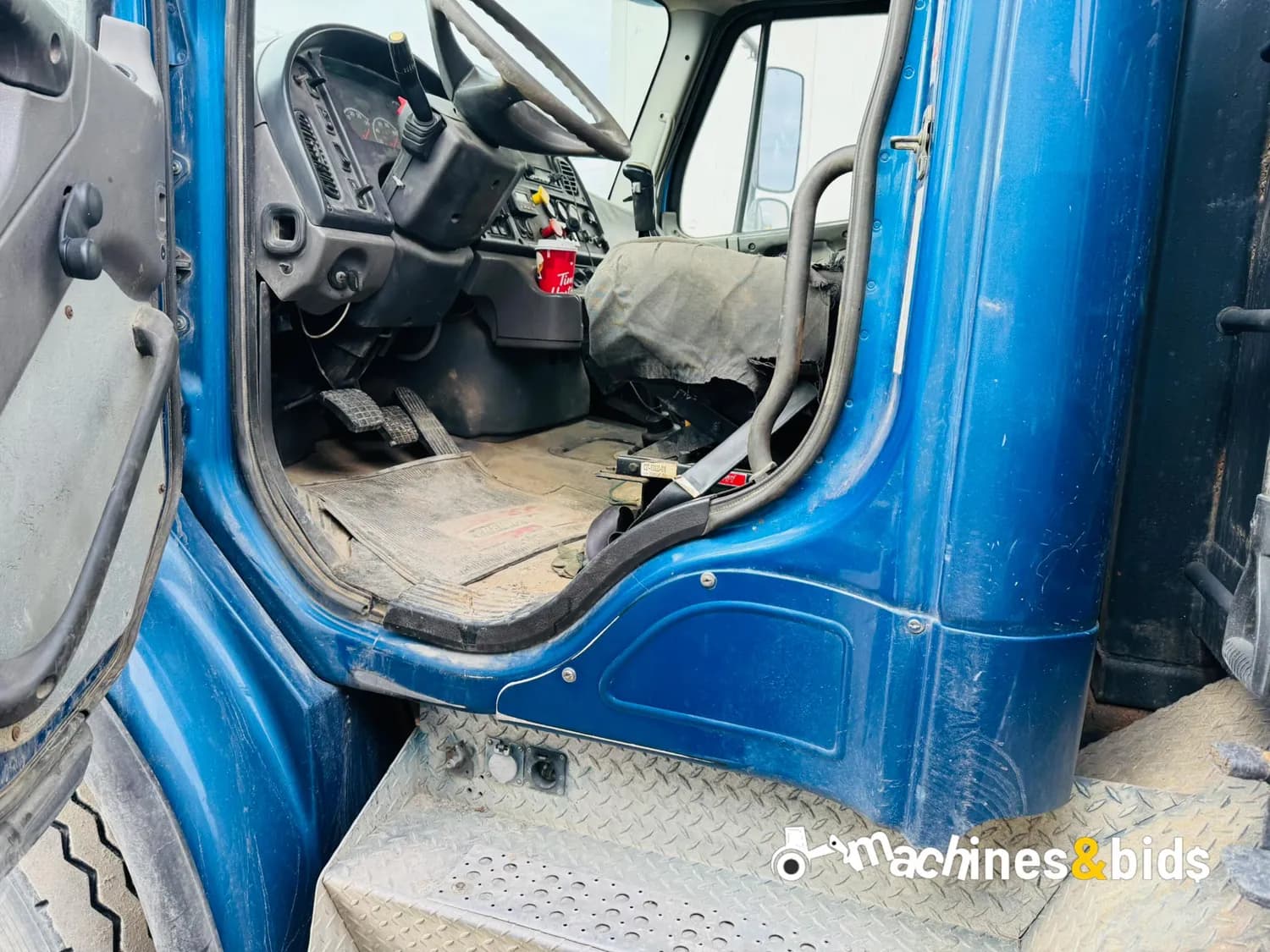 2005 FREIGHTLINER BUSINESS CLASS M2 112 — photo 21