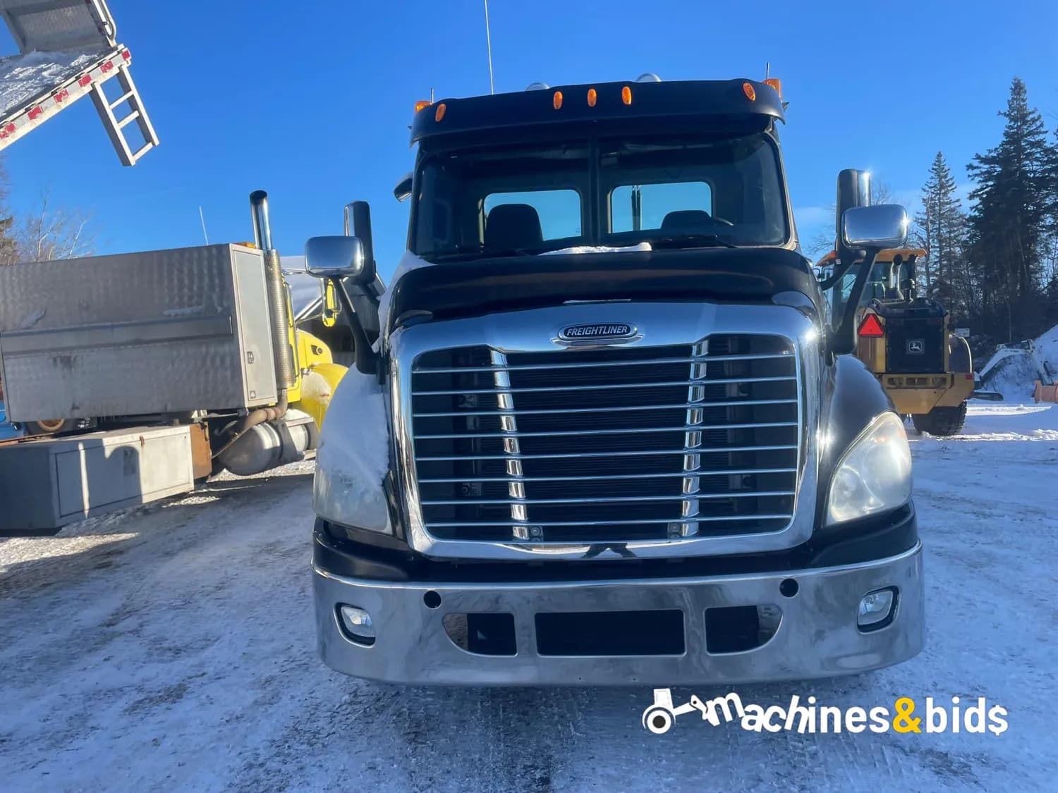 2013 FREIGHTLINER CASCADIA 125 — photo 2