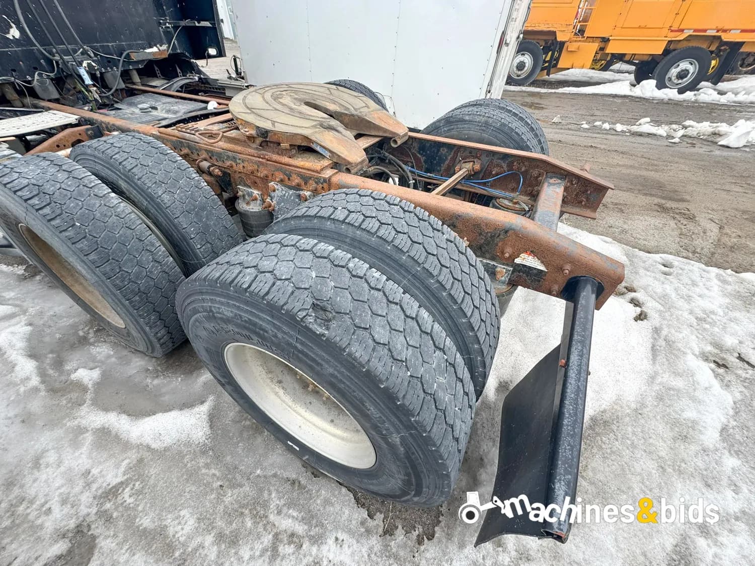 2001 FREIGHTLINER CENTURY 112 — photo 3