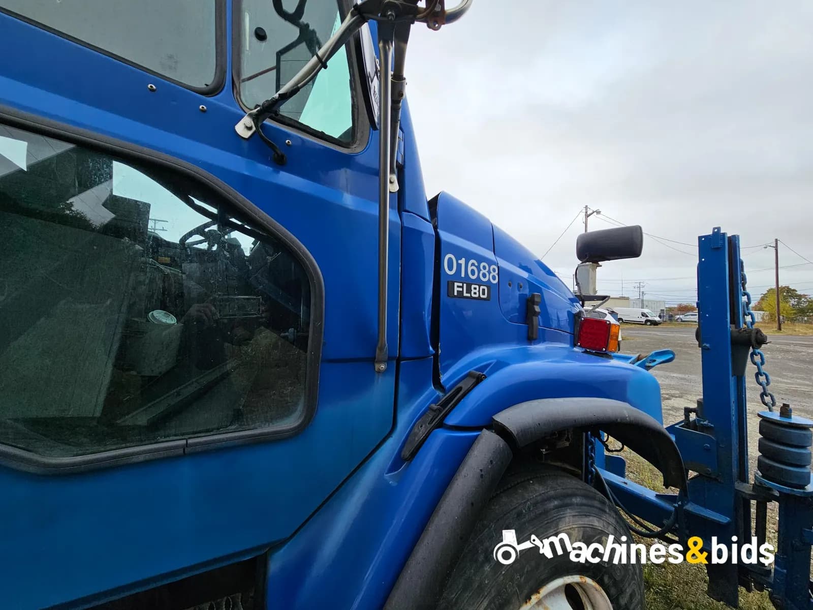 2001 FREIGHTLINER FL80 — photo 11