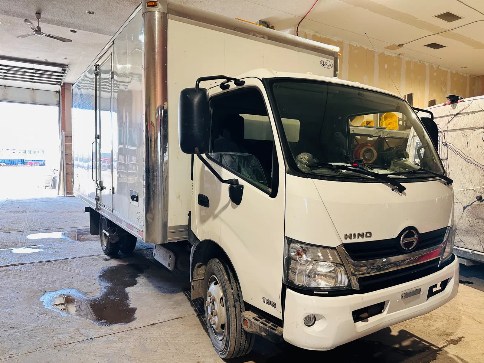 2019 HINO 195