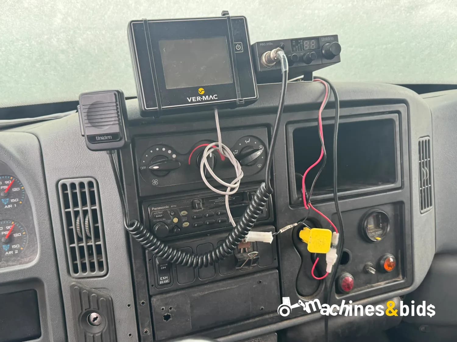 2003 INTERNATIONAL DURASTAR 4300 — photo 13