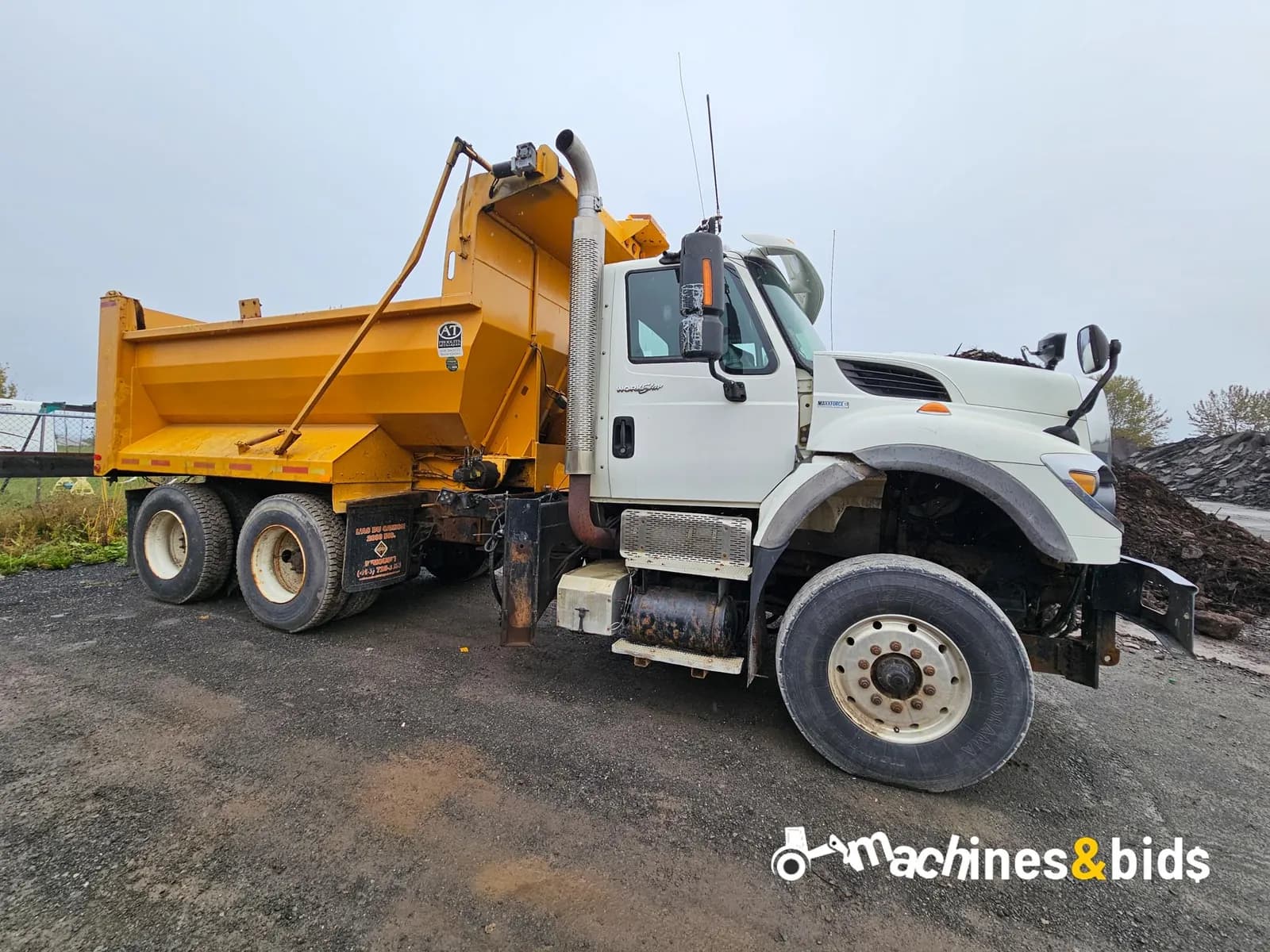 2011 INTERNATIONAL WORKSTAR 7600 — photo 2