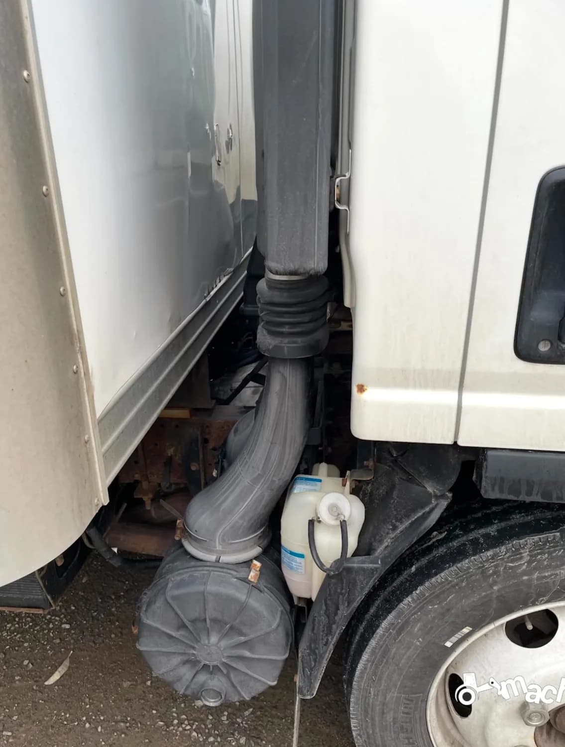 2017 ISUZU NPR — photo 4