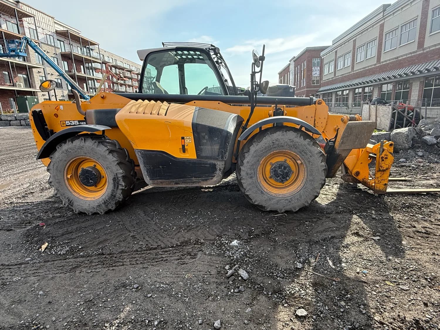 2015 JCB 535-125 — photo 2