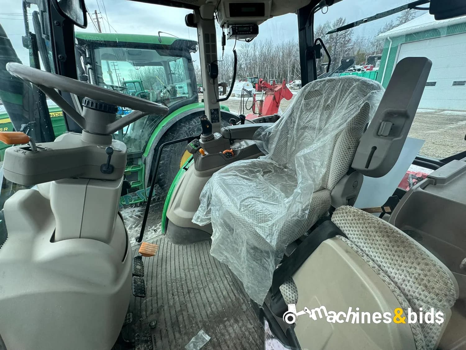 2017 JOHN DEERE 5100R — photo 18