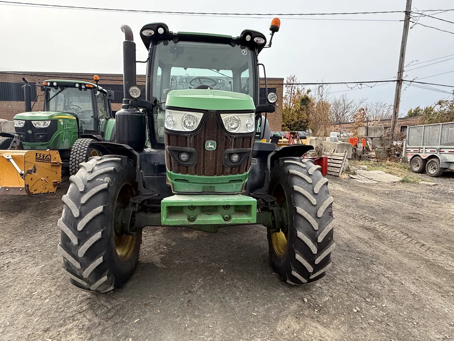 2017 JOHN DEERE 6110R — photo 3