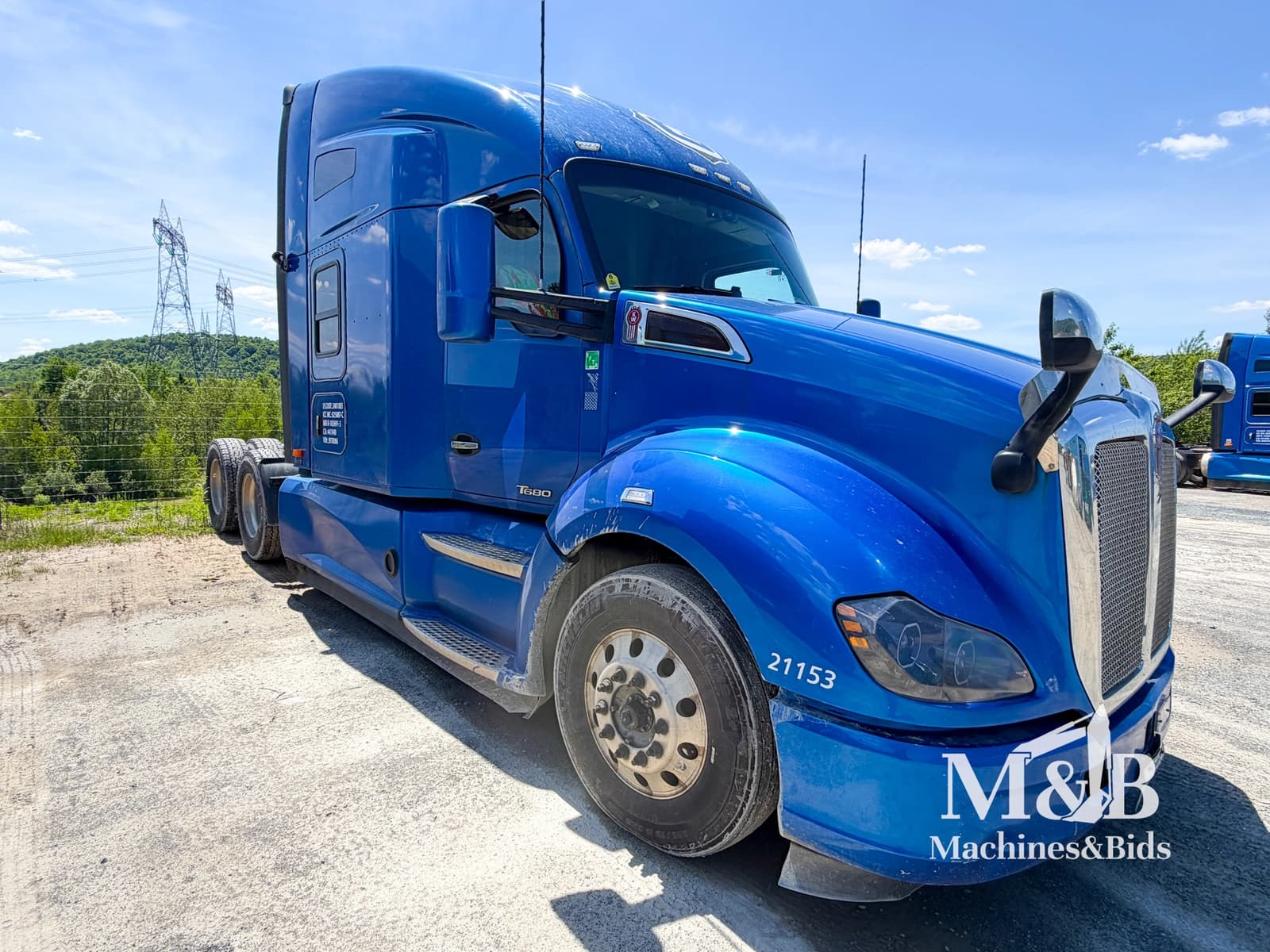 KENWORTH T680 2021 — front left view