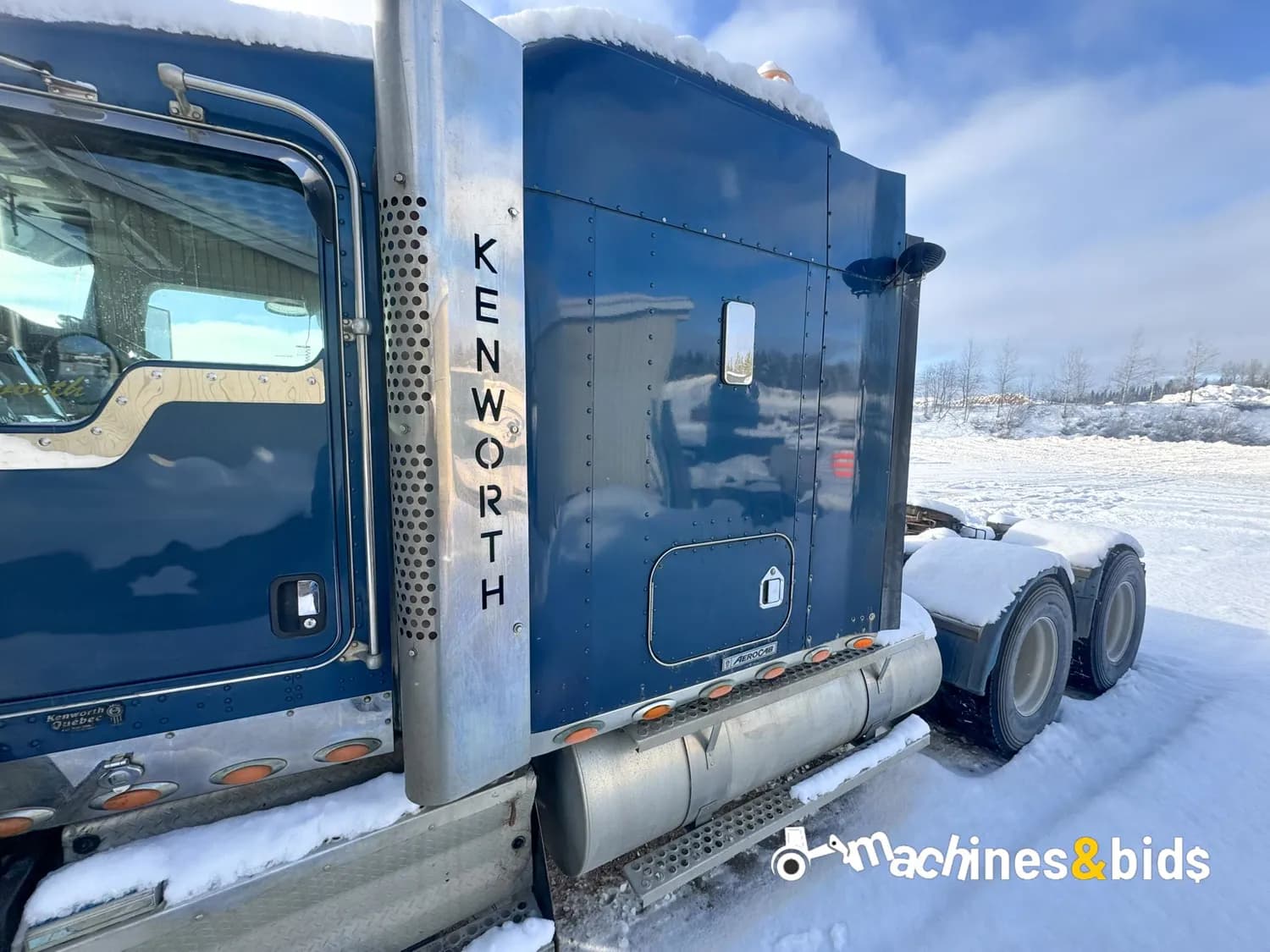 2010 KENWORTH T800 — photo 2