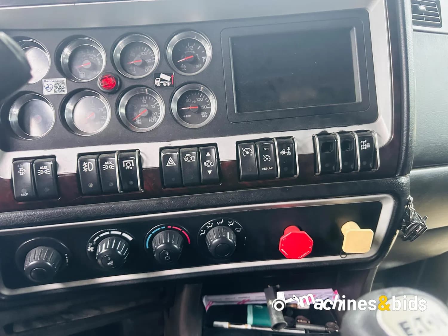 2014 KENWORTH T800 — photo 16