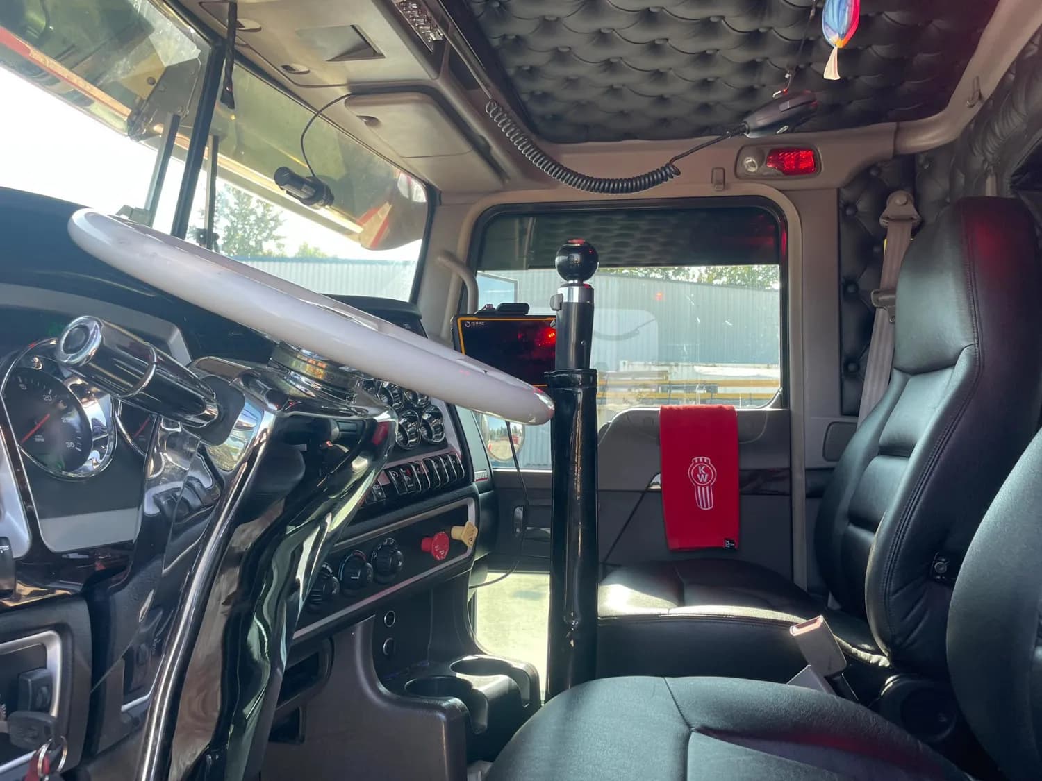 2019 KENWORTH W900L — photo 14