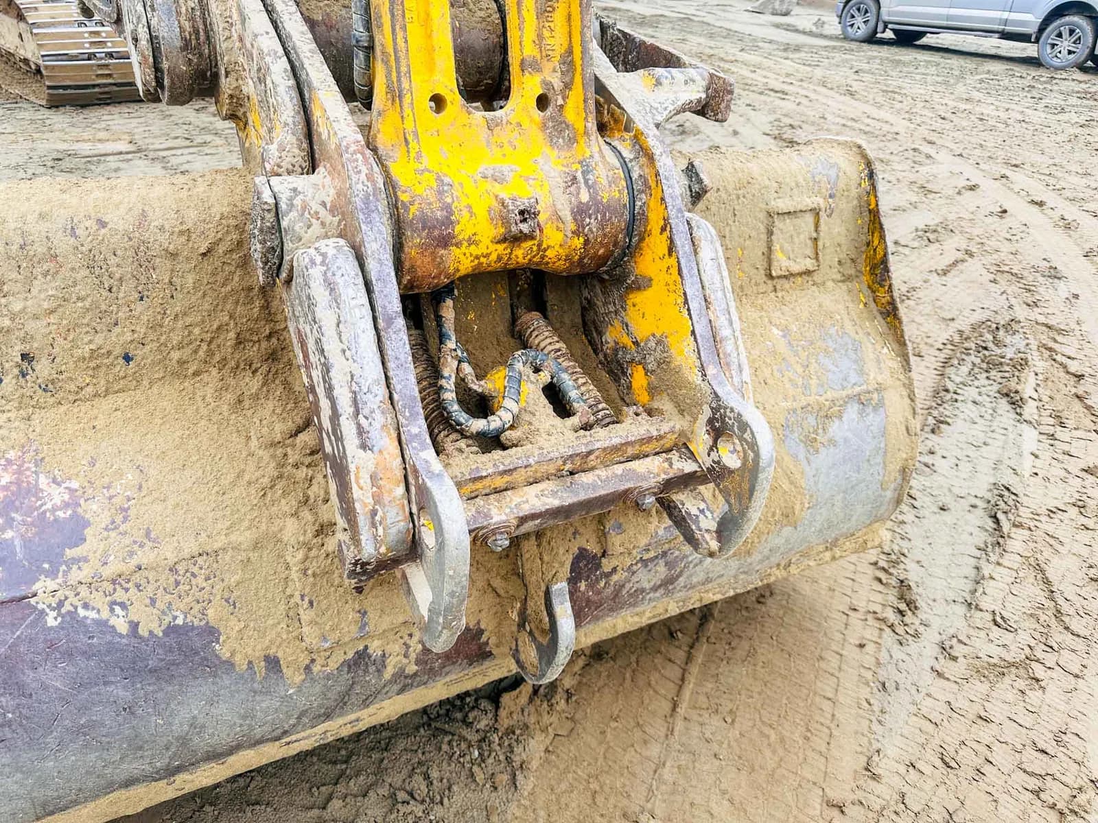 2011 KOBELCO SK215SR LC — photo 3