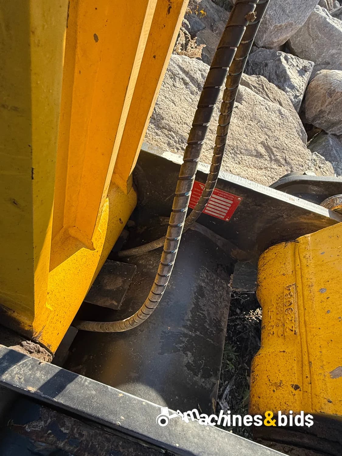2023 KOMATSU PC210 LC-11 — photo 15