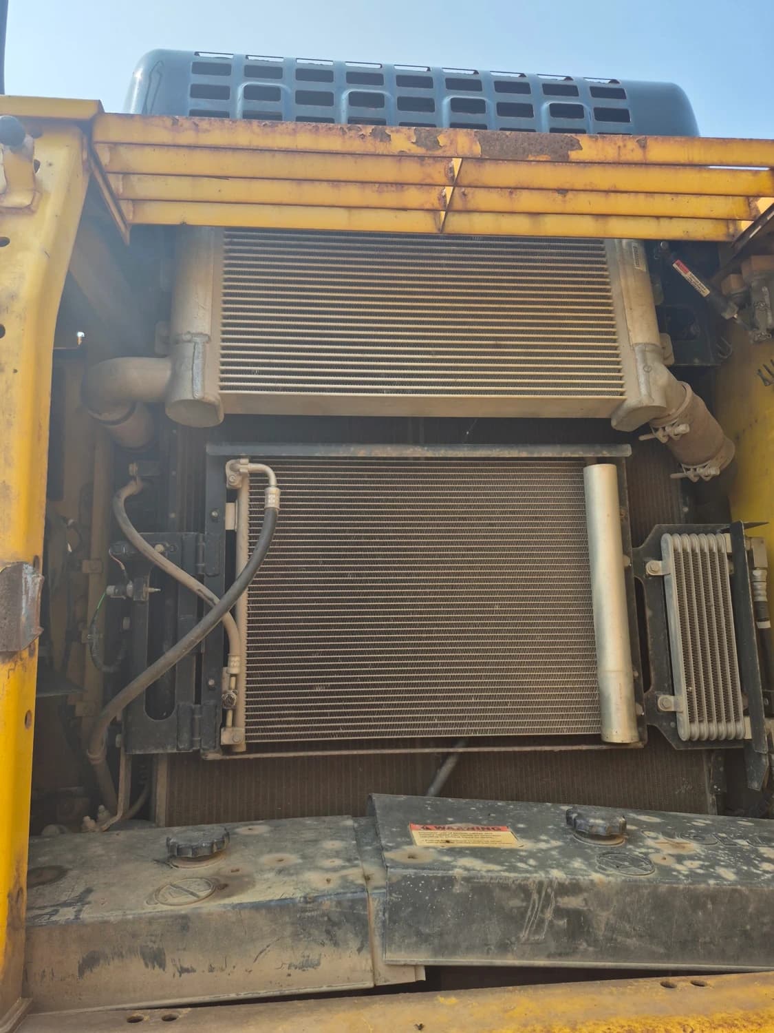 2017 KOMATSU PC240 LC-11 1913F — photo 2