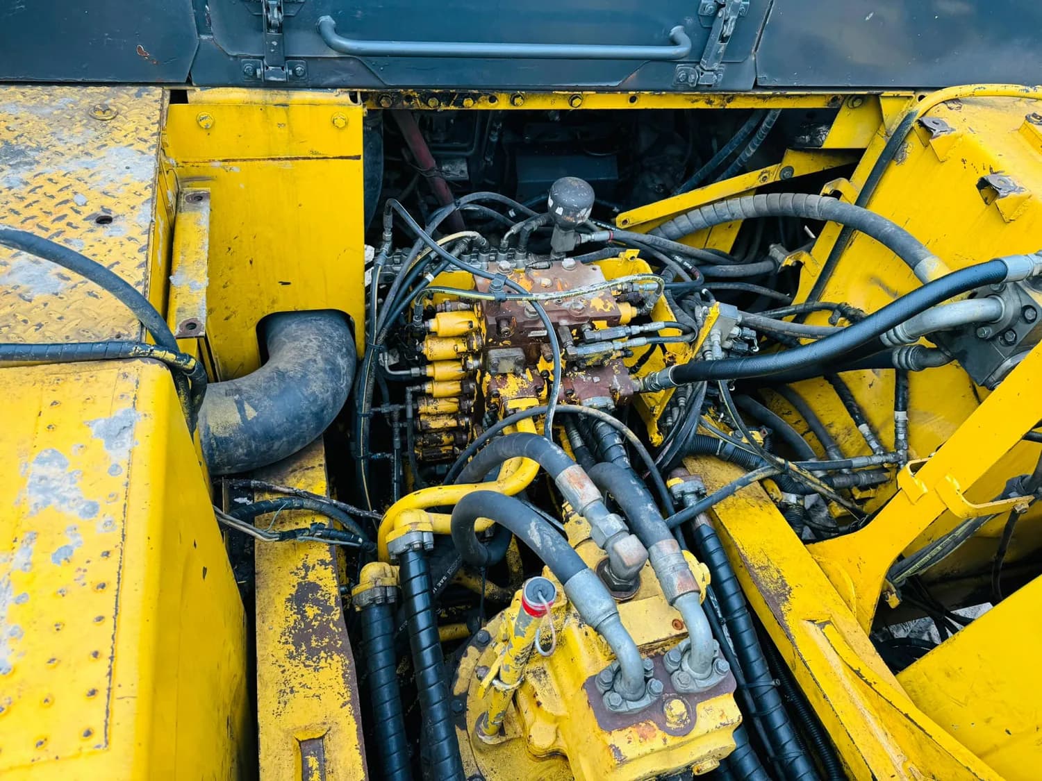 2013 KOMATSU PC490 LC-10 — photo 22