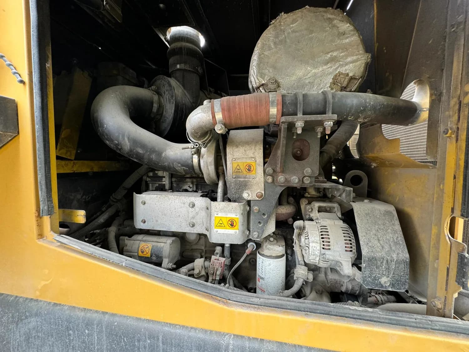 2013 KOMATSU WA320-6 — photo 23