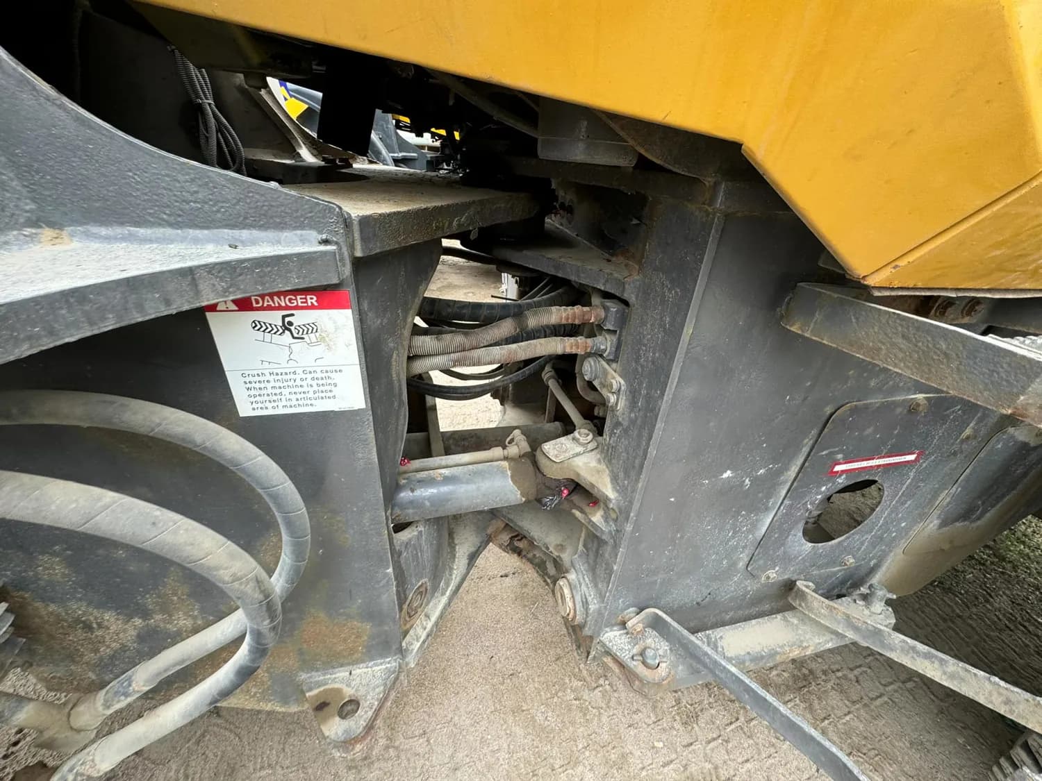 2013 KOMATSU WA320-6 — photo 7