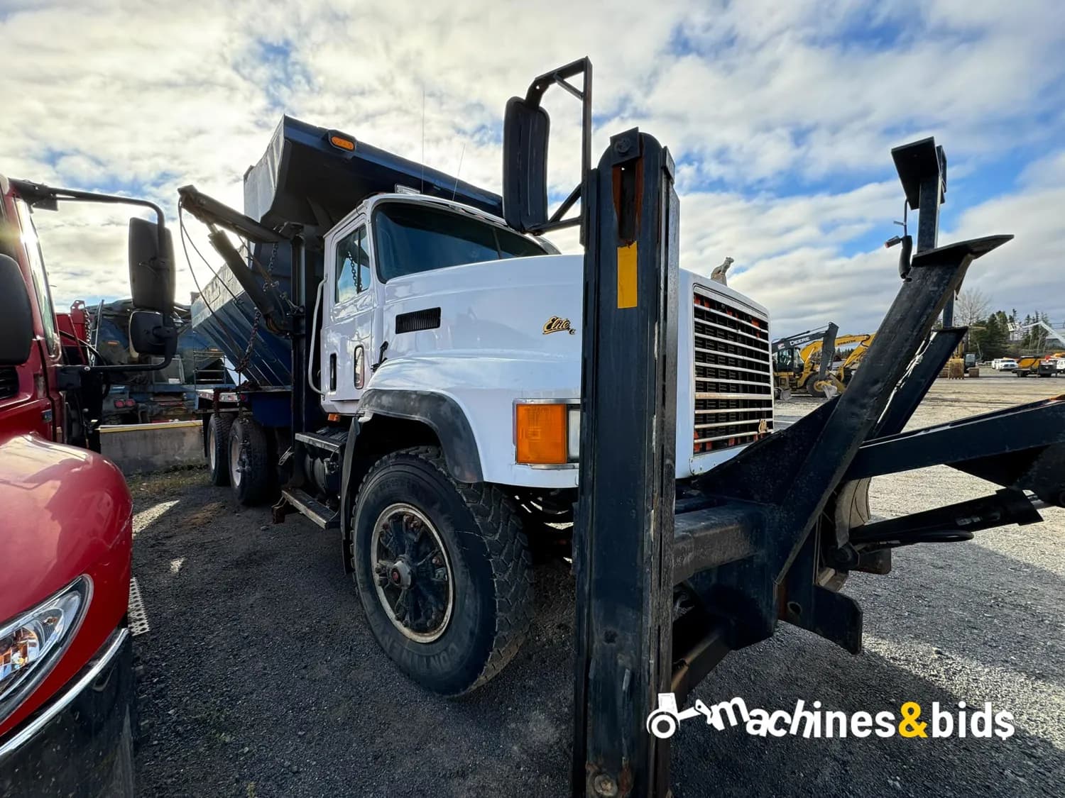 1996 MACK CL713 — photo 3