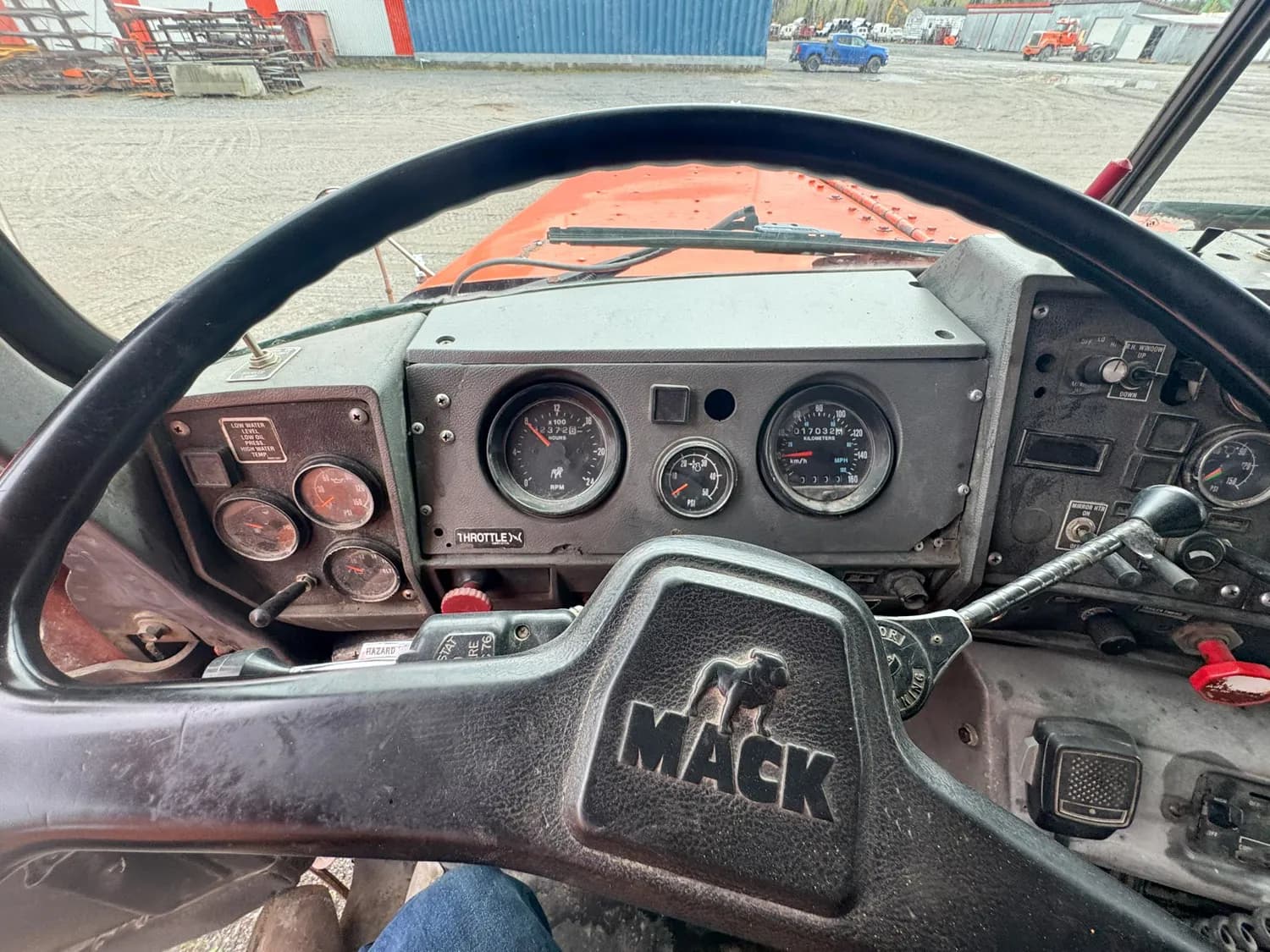 1998 MACK DM800 — photo 13
