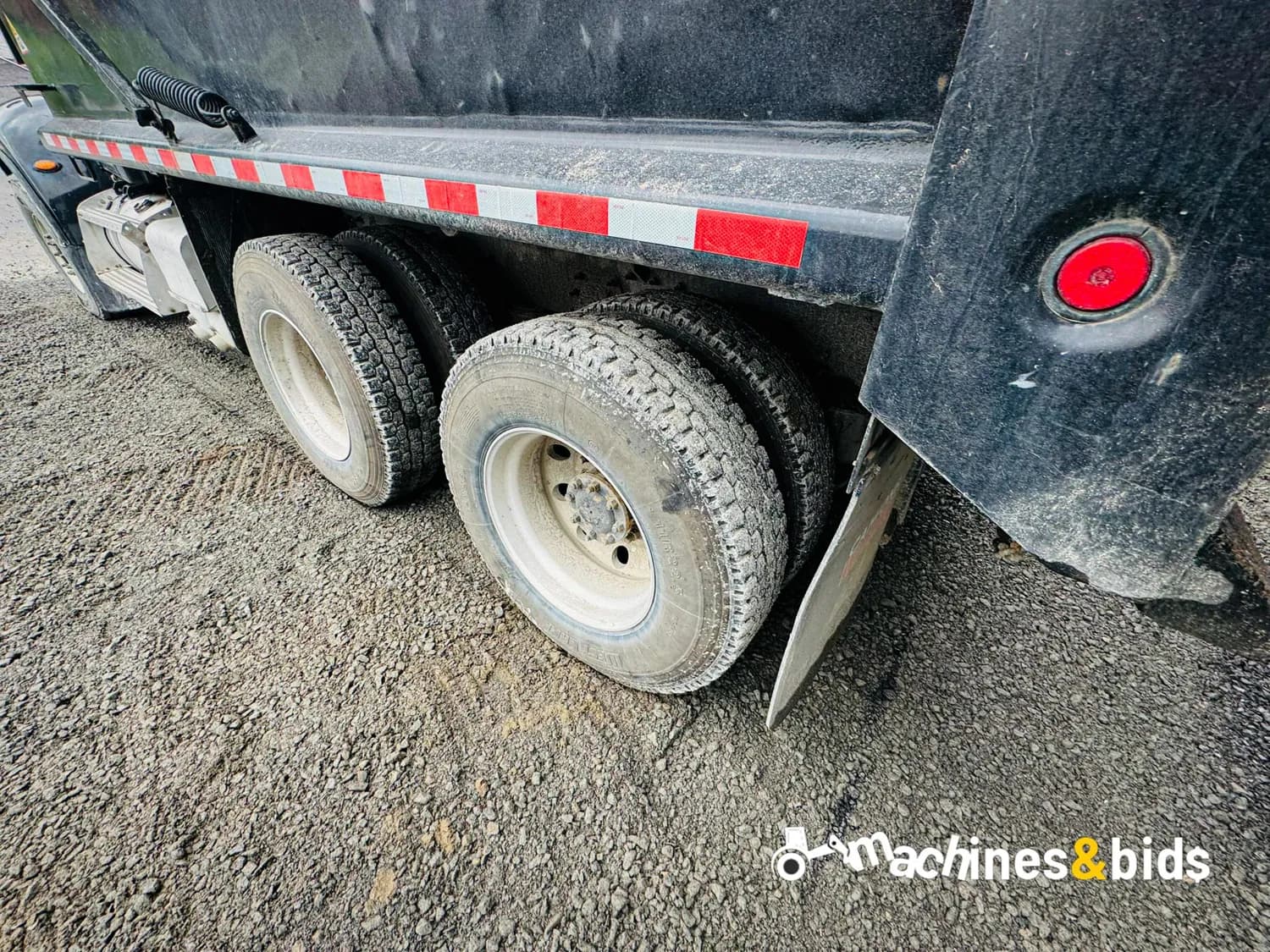 2009 PETERBILT 340 — photo 8