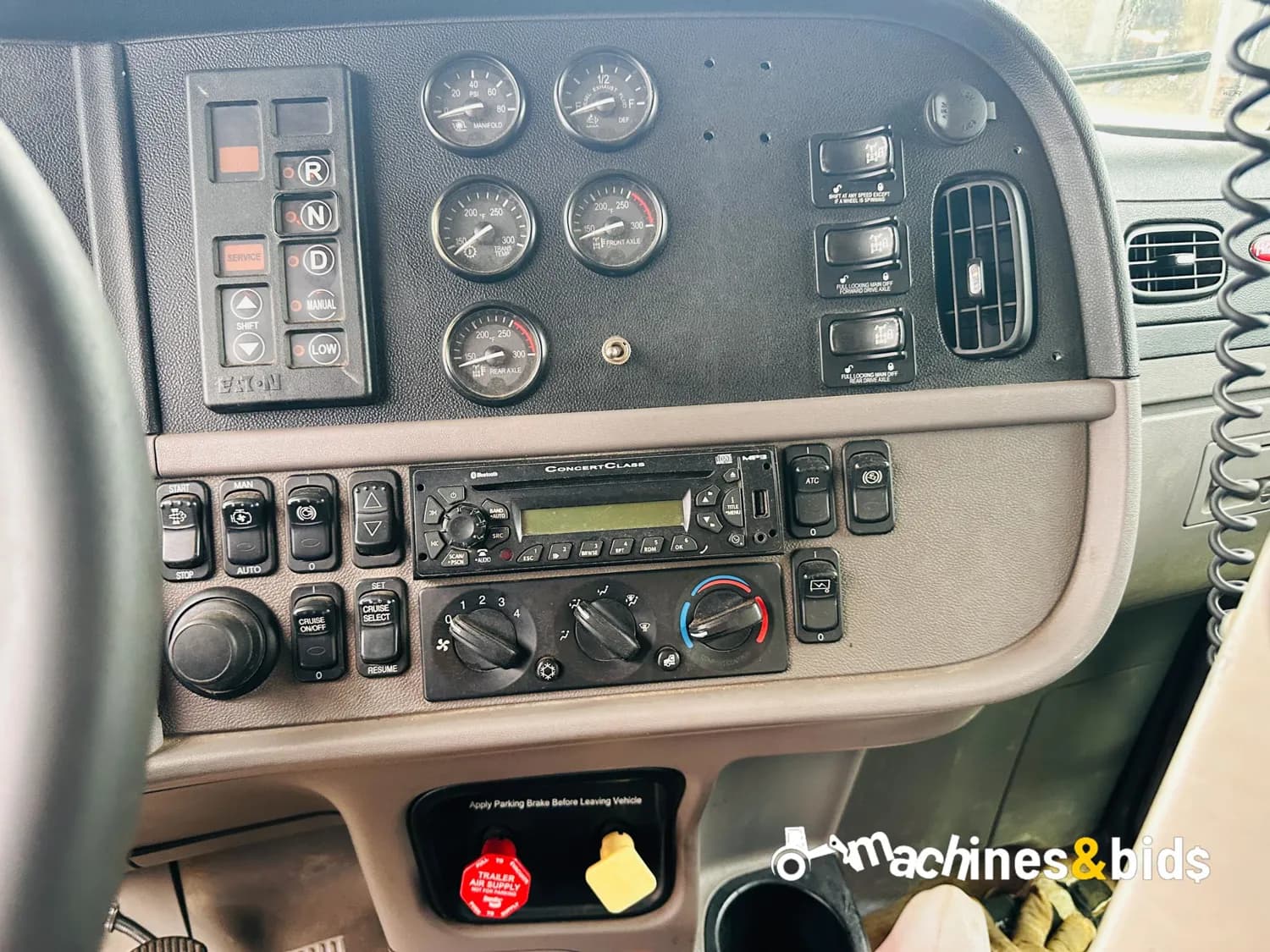 2013 PETERBILT 367 — photo 11
