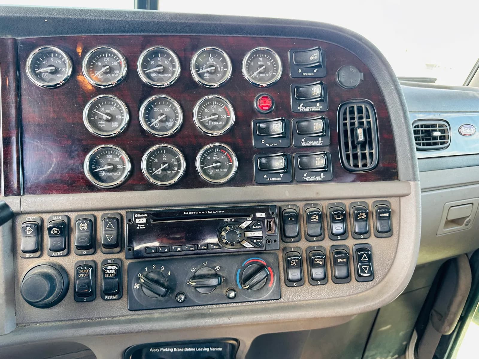 2020 PETERBILT 367 — photo 18
