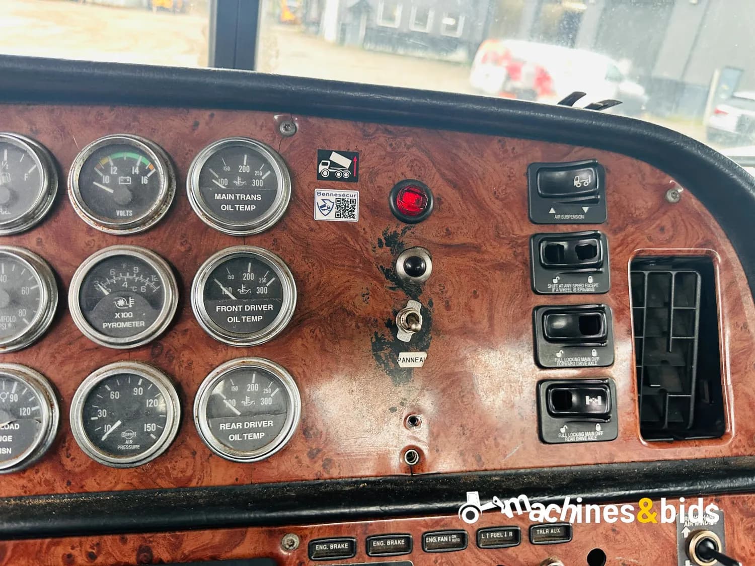 2005 PETERBILT 378 — photo 21
