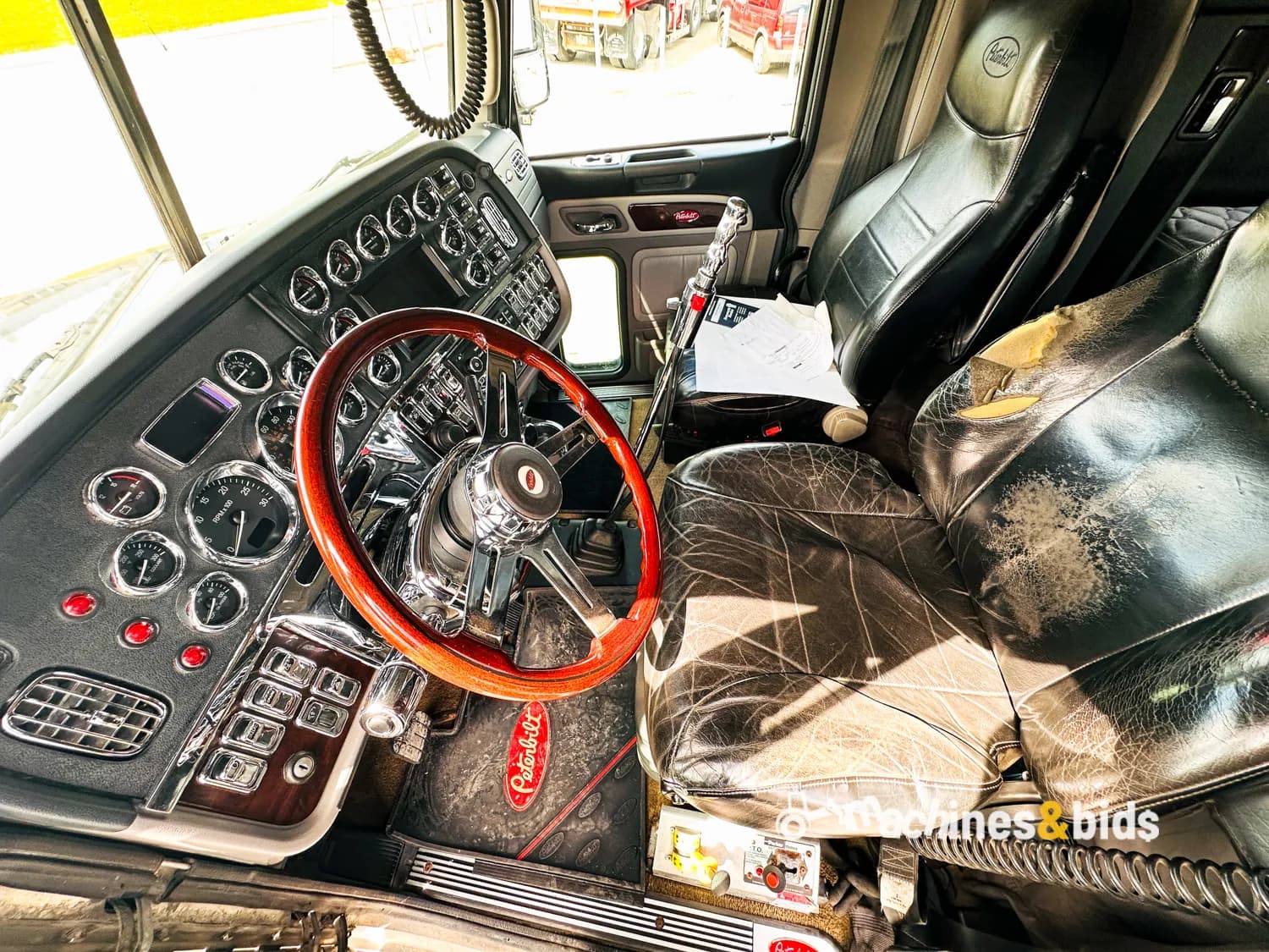 2012 PETERBILT 386 — photo 8