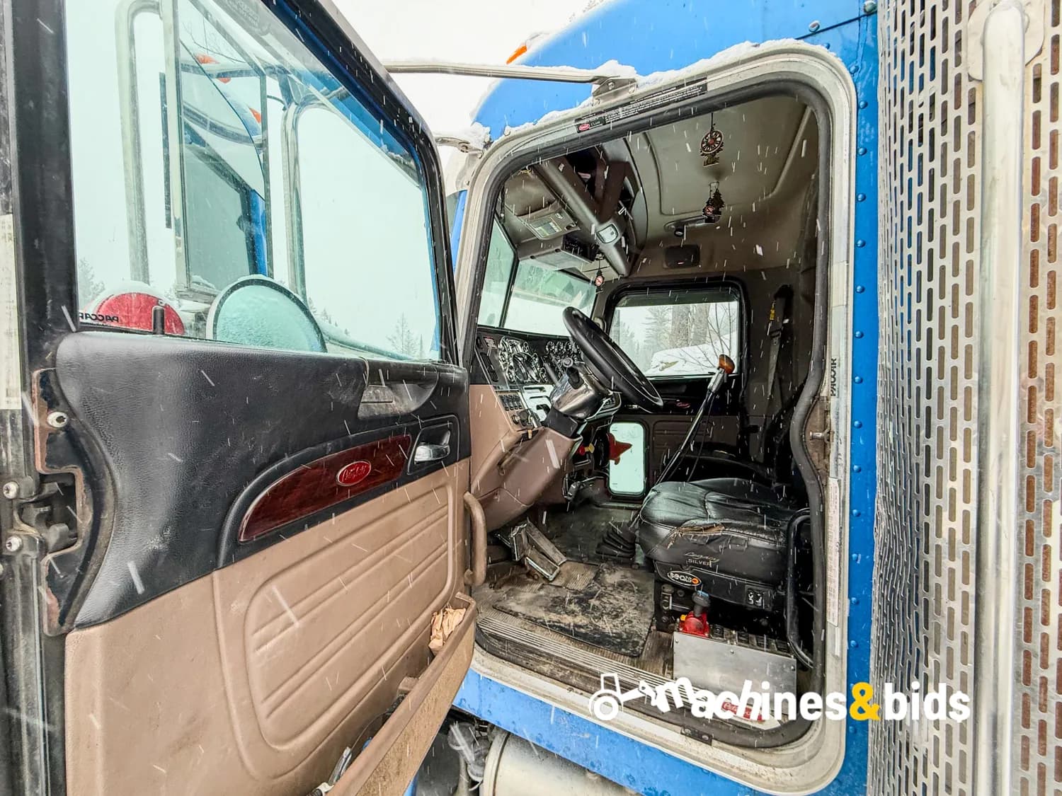 2014 PETERBILT 388 — photo 15