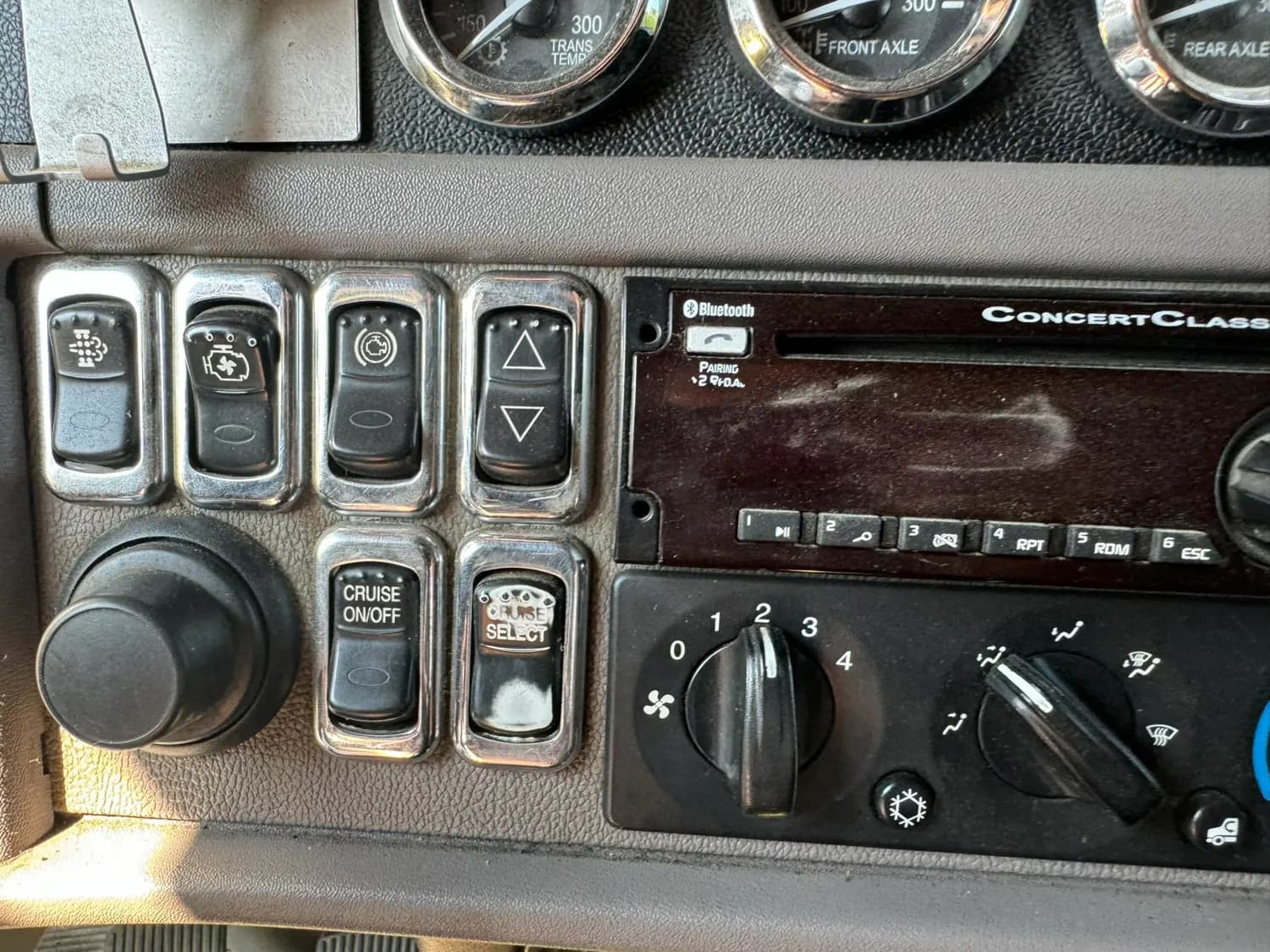 2018 PETERBILT 389 — photo 3
