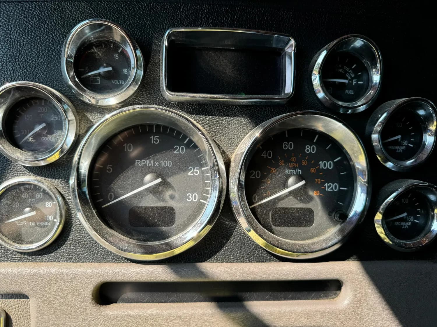 2018 PETERBILT 389 — photo 4