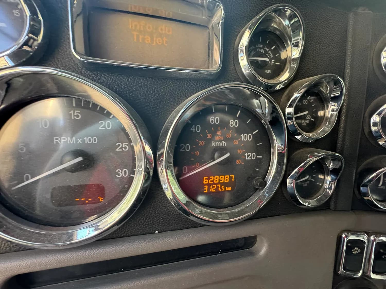 2020 PETERBILT 389 — photo 7
