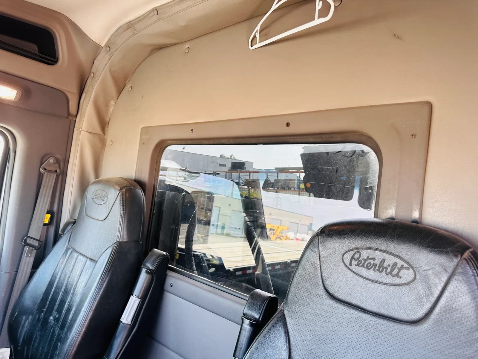 2017 PETERBILT 567 — photo 19