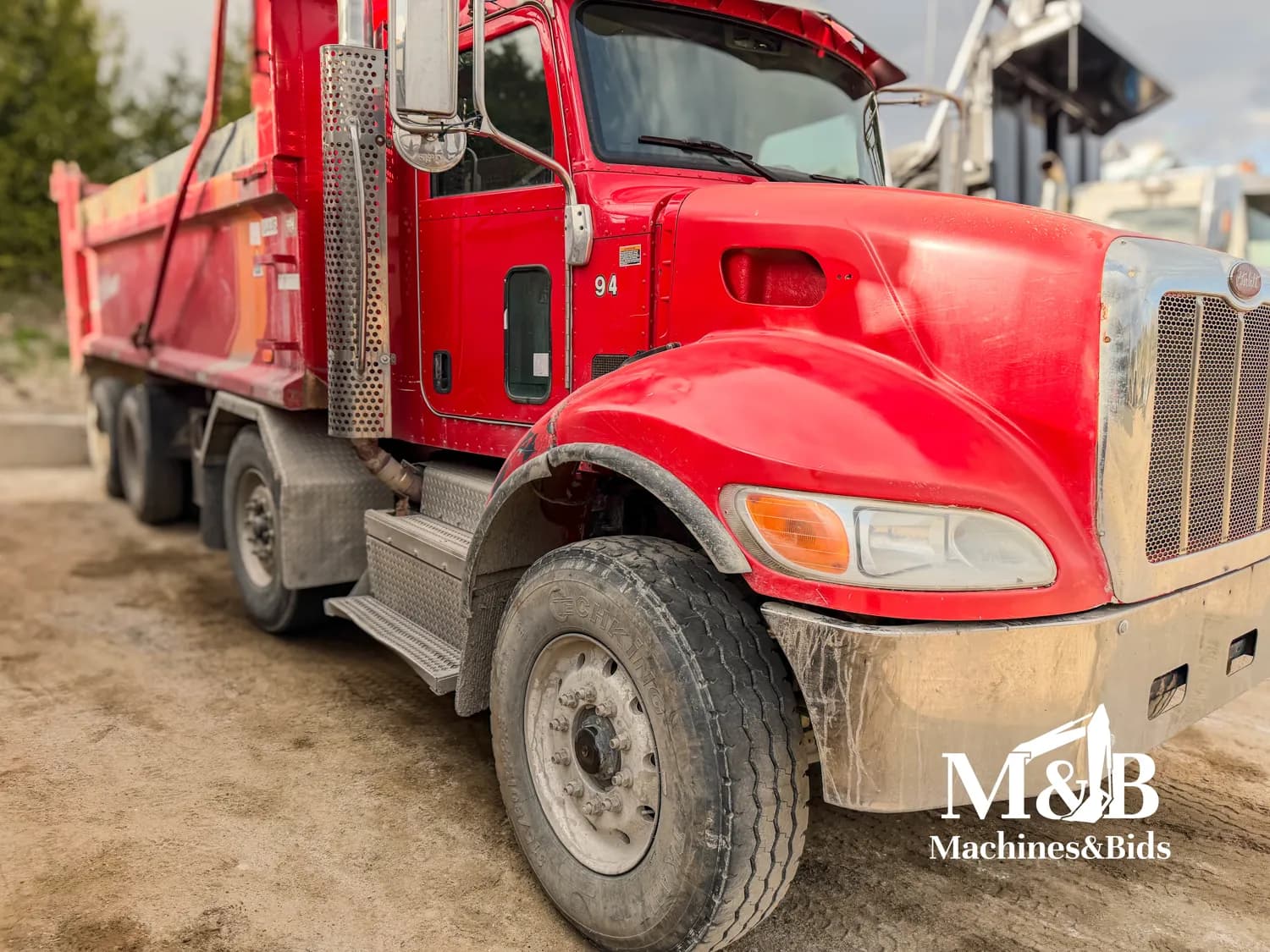 2016 PETERBILT 348 2002R