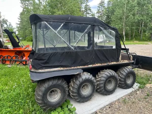 ARGO AVENGER 8X8 2008 — cab side view