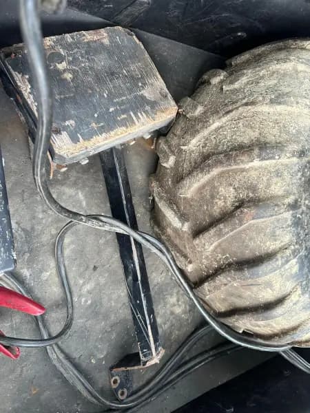 ARGO AVENGER 8X8 2008 — tire and wheel detail