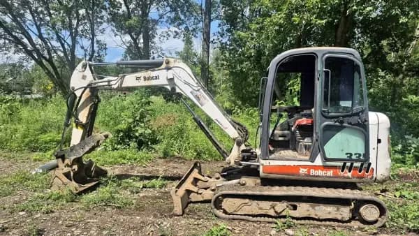 BOBCAT 335 2007 — right side view